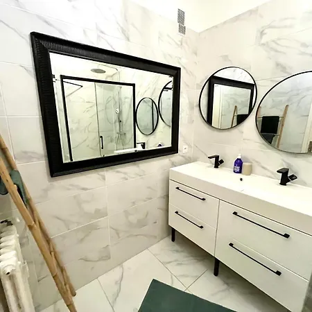 2 Bedrooms - Sea View 아파트