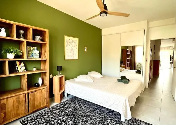 2 Bedrooms - Sea View * Νίκαια