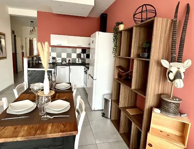 2 Bedrooms - Sea View * Νίκαια