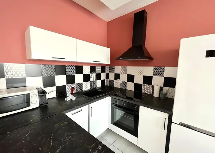 2 Bedrooms - Sea View * Νίκαια