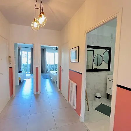 2 Bedrooms - Sea View شقة *